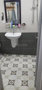 Phòng tắm chung cư Miếu Nổi, Bình Thạnh Căn hộ chung cư Miếu Nổi hướng Nam, view sông mát mẻ.