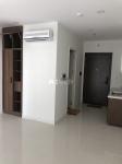 Căn hộ Officetel tầng trung, ban công hướng Tây Bắc.