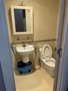 Phòng tắm căn hộ Saigonres Plaza, Quận Bình Thạnh Căn hộ tầng 21 SaigonRes Plaza hướng Nam thoáng mát, nội thất cơ bản.