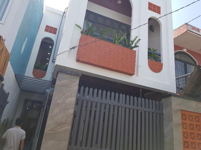 Mặt tiền nhà phố Lê Văn Thọ, Gò Vấp Nhà phố hẻm xe hơi mới xây, thiết kế hiện đại tinh tế.