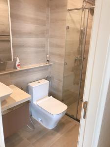 Toilet Căn hộ VINHOMES GOLDEN RIVER Bán căn hộ Vinhomes Golden River 3 phòng ngủ tầng cao view đẹp, diện tích 118.5m2