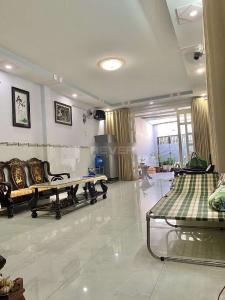 Phòng khách nhà phố Huyện Nhà Bè Nhà phố Huyện Nhà Bè 1 trệt 1 lầu diện tích sử dụng 220m2, có sổ đỏ.