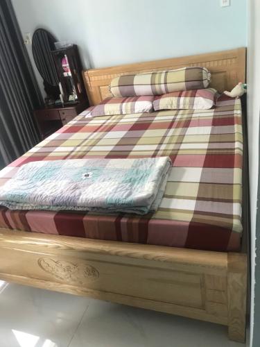 nhà phố Bình Thạnh Bán nhà phố 3 tầng nội thất cơ bản, hẻm xe máy đường Lê Quang Định