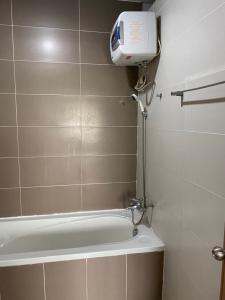 Phòng tắm căn hộ Cửu Long, Bình Thạnh Căn hộ Cửu Long tầng 4 view nội khu yên tĩnh, đầy đủ nội thất.