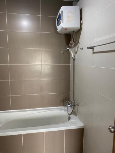 Phòng tắm căn hộ Cửu Long, Bình Thạnh Căn hộ Cửu Long tầng 4 view nội khu yên tĩnh, đầy đủ nội thất.