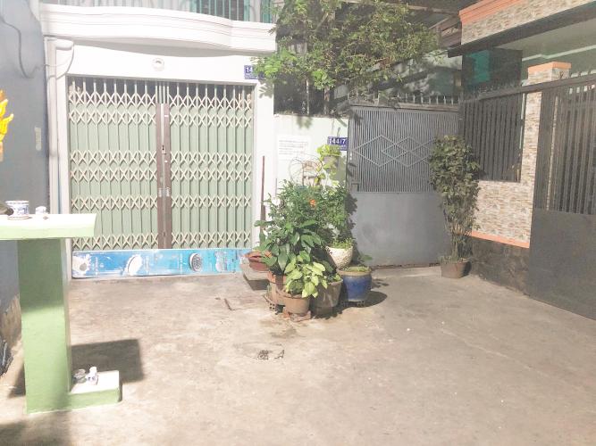 Đường phía trước nhà phố Nhà phố Gò Vấp diện tích đất 23m2, khu dân cư an ninh hiện hữu.