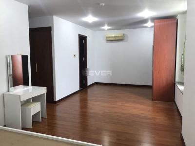 Phòng ngủ Chánh Hưng Giai Việt, Quận 8 Căn hộ Chánh Hưng Giai Việt tầng trung, nội thất đầy đủ.