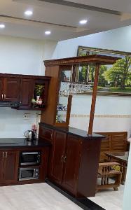 Không gian nhà Quận Bình Thạnh Nhà phố Q.Bình Thạnh hướng Bắc gồm 1 trệt 3 lầu, sổ hồng riêng.