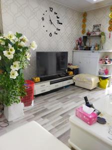 Phòng khách chung cư Phúc Yên, Tân Bình Căn hộ chung cư Phúc Yên hướng Đông Bắc, đầy đủ nội thất.