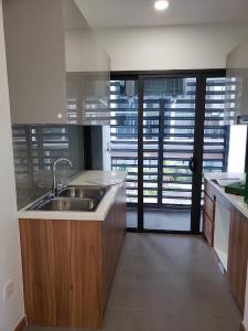 bếp căn hộ Eco Green Saigon Căn hộ Eco Green Saigon nội thất cơ bản, view nội khu thoáng mát.