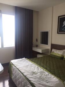 Phòng ngủ Summer Square, Quận 6 Căn hộ Summer Square view thành phố, nội thất cơ bản.