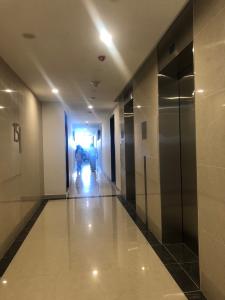 Hành lang One Verandah Quận 2 Căn hộ One Verandah tầng trung, nội thất cơ bản.