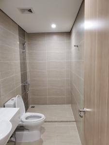 Phòng tắm căn hộ Vinhomes Grand Park Căn hộ Vinhomes Grand Park tầng thấp view nội khu cực mát.