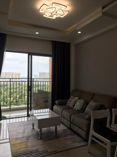Phòng khách The Sun Avenue Căn hộ The Sun Avenue tầng trung, view Landmark 81.
