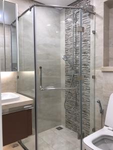 Phòng tắm Vinhomes Golden River, Quận 1 CĂN HỘ GOLDEN RIVER VIEW THOÁNG MÁT