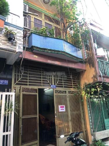 Nhà phố Quận 6 Nhà phố có 2 mặt tiền hẻm, kết cấu 1 trệt 1 lầu gần chợ Phú Định.