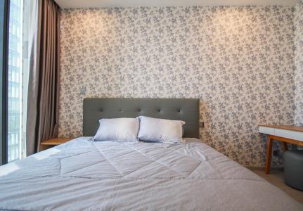 phòng ngủ Căn hộ tầng cao Vinhomes Golden River hướng Đông Bắc mát mẻ.