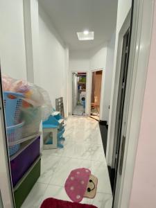 Phòng giặt đồ nhà phố đường số 2, Quận 2 Nhà phố hướng Đông, mặt tiền đường nhựa xe hơi.