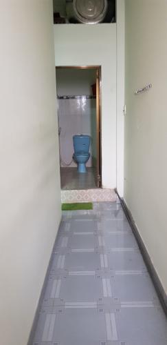 Toilet nhà phố Nhà phố hướng Đông Nam hẻm xe máy 4m, gần AEON MALL Tân Phú.