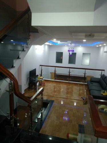 Tầng lửng nhà phố Quận Gò Vấp Nhà phố hướng Tây Bắc diện tích sử dụng226.7m2, đầy đủ nội thất.