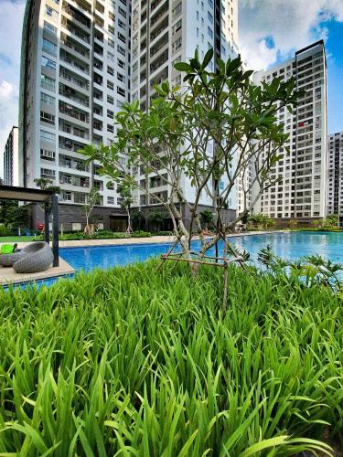 view căn hộ Sunrise Riverside Bán căn hộ tầng cao Sunrise Riverside view hồ bơi và sông thoáng mát.