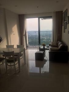 Phòng khách căn hộ Vinhomes Grand Park, Quận 9 Căn hộ Vinhome Grand Park hướng Bắc, bàn giao đầy đủ nội thất.
