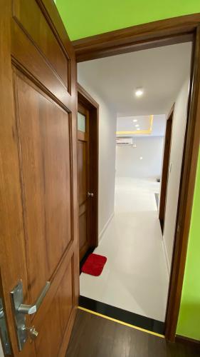 Bên trong căn hộ Saigon South Residence Cho thuê căn hộ Saigon South Residence tầng trung, diện tích 94.89m2, đầy đủ nội thất, ban công hướng Nam.