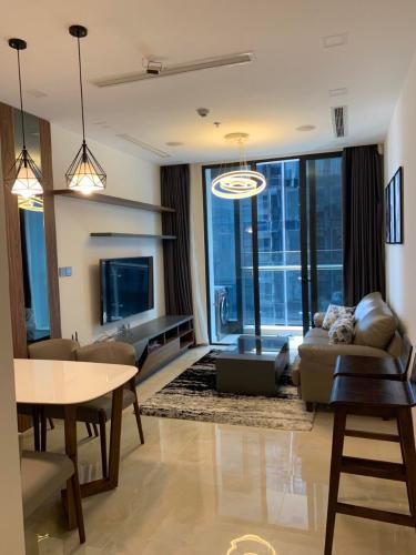 Phòng khách Vinhomes Golden River, Quận 1 Căn hộ Vinhomes Golden River tầng cao, đầy đủ nội thất.