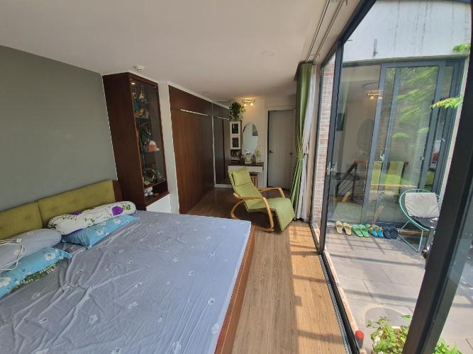 Không gian Penthouse Sky 9, Quận 9 Căn Penthouse có thiết kế sang trọng và sân vườn rộng rãi, nội thất cơ bản.