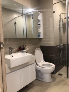 nhà tắm căn hộ The Sun Avenue Bán căn hộ The Sun Avenue view hồ bơi và tòa Landmark 81.