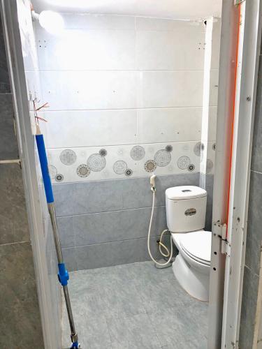  Bán nhà hẻm đường Tôn Đản, 3 phòng ngủ, diện tích đất 37.8m2, diện tích sàn 75.6m2, sổ hồng đầy đủ, sang tên nhanh chóng