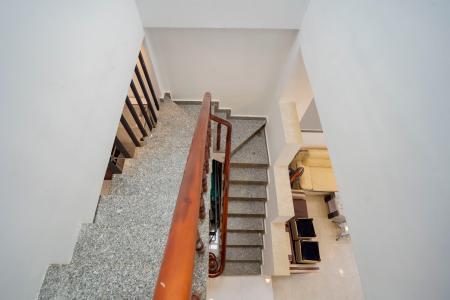 Cầu thang  nhà phố đường Đào Tông Nguyên, Nhà Bè Nhà phố hướng Tây Bắc diện tích 108m2, hẻm xe hơi rộng.