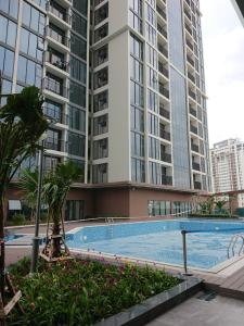 Hồ bơi Eco Green Saigon Căn hộ Eco Green Saigon tầng thấp, view thành phố sầm uất.