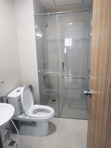 Phòng tắm Carillon 7, Tân Phú Căn hộ Carillon 7 nội thất cơ bản, ban công hướng Đông.