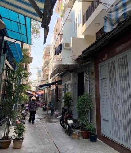 Hẻm nhà phố Quận 1 Nhà phố trung tâm thành phố Quận 1 hướng Nam, đầy đủ nội thất.