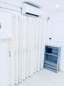 Căn hộ chung cư Nguyễn Thiện Thuật, Quận 3 Căn hộ chung cư Nguyễn Thiện Thuật hướng Tây Nam, view thành phố.