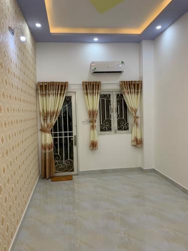 Phòng ngủ nhà phố Nhà phố hướng Nam diện tích đất 3.2mx13.4m, khu an ninh.