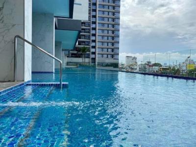 Hồ bơi căn hộ Kingdom 101 Bán căn hộ tầng trung Kingdom 101, dân cư sầm uất, thiết kế hiện đại, di chuyển vào trung tâm mất 10 phút.