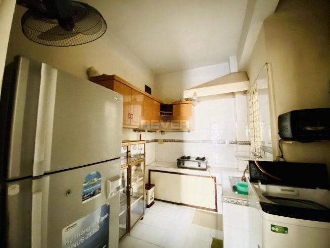 Phòng bếp căn hộ Ngô Tất Tố, Bình Thạnh Căn hộ Ngô Tất Tố tầng thấp view Landmark 81, cửa hướng Đông Nam.