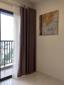 Phòng khách Safira Khang Điền, Quận 9 Căn hộ Safira Khang Điền view biệt thự, hướng Tây Nam.