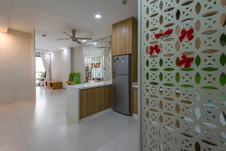 Không gian nhà The Gold View, Quận 4 Căn hộ The Gold View nội thất cơ bản, đón view hồ bơi yên tĩnh.