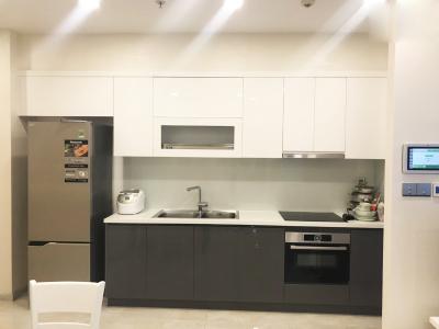 Khu vực bếp Vinhomes Golden River, Quận 1 Căn hộ Vinhomes Golden River tầng trung, ban công Tây Nam.