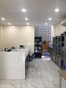 Không gian nhà phố Văn phòng Quận 2 diện tích 160m2 có hầm để xe, lối đi riêng.