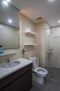 Toilet căn hộ M-ONE NAM SÀI GÒN Cho thuê căn hộ M-One Nam Sài Gòn 3PN, đầy đủ nội thất, full sàn gỗ, ban công hướng Nam
