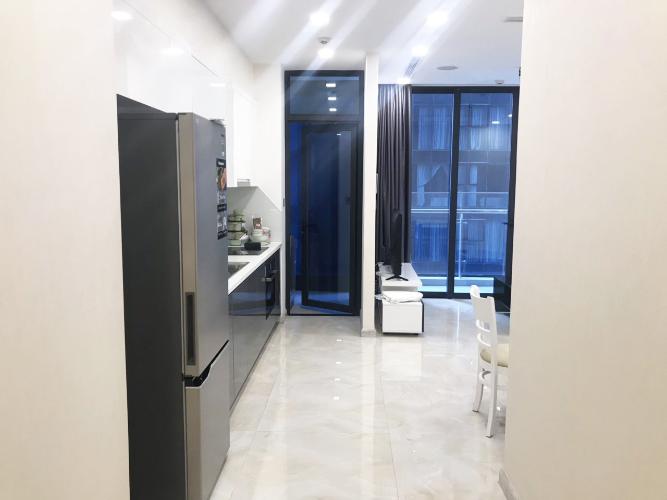 Phòng khách Vinhomes Golden River, Quận 1 Căn hộ Vinhomes Golden River tầng trung, ban công Tây Nam.