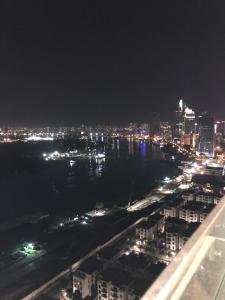 Căn hộ vinhomes Golden River , Quận 1 Căn hộ Vinhomes Golden River tầng 26 đầy đủ nội thất, view thoáng mát.