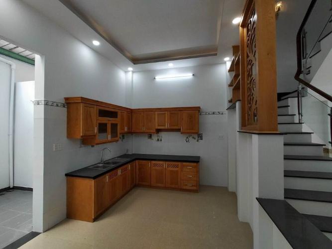 Nhà phố Quận 9 Nhà phố hẻm xe hơi đường số 8, kết cấu 1 trệt 2 lầu, không nội thất.