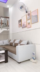 Phòng khách Nguyễn Duy Cung, Gò Vấp Nhà phố hướng Bắc, hẻm trước nhà thông thoáng 1 trục 4m.