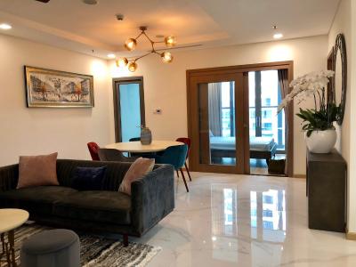 Phòng khách Vinhomes Central Park Căn hộ Vinhomes Central Park tầng trung, view thành phố.