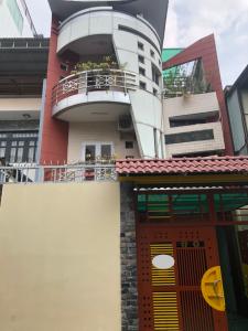 Mặt tiền nhà phố Quận Bình Thạnh Nhà phố Q.Bình Thạnh diện tích sử dụng 260.7m2, sổ hồng pháp lý rõ ràng.